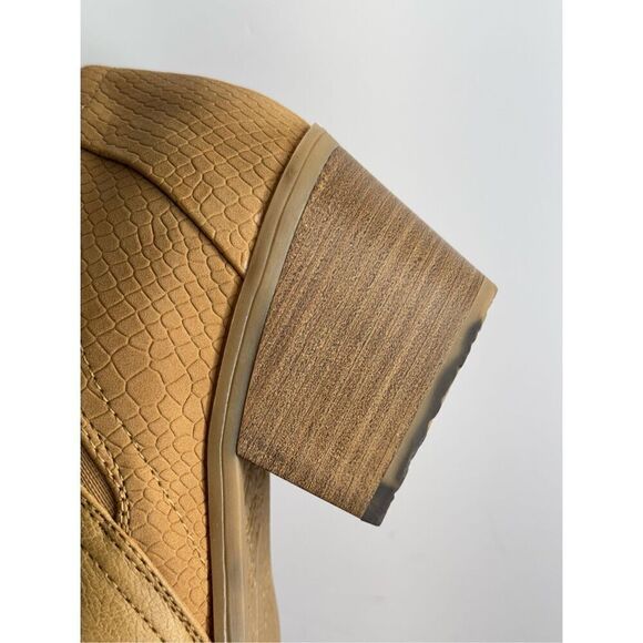 BareTraps Ankle Boots Size 9.5 Tan Block Heel Cushioned Insole Lightweight NEW - Picture 7 of 11